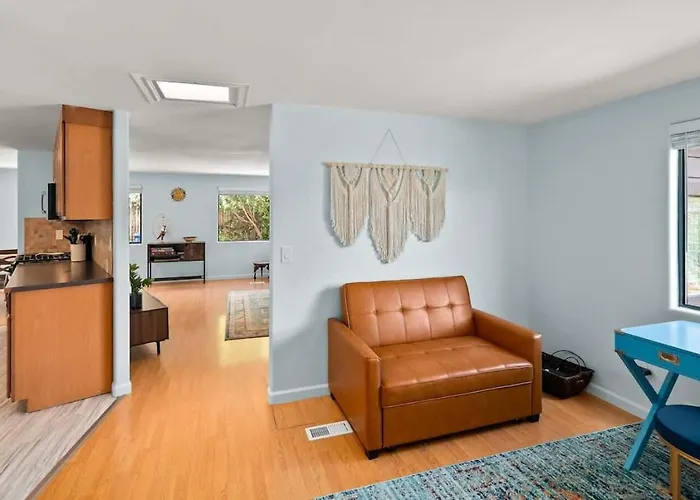 Sunshine In With Views For Family Holiday home *